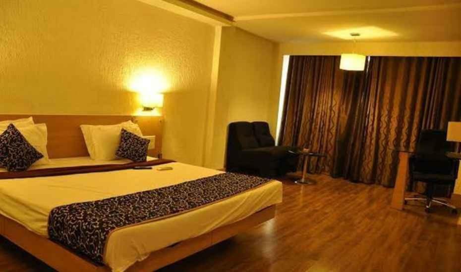 Hotel Manorama Vidzsajavádá Kültér fotó