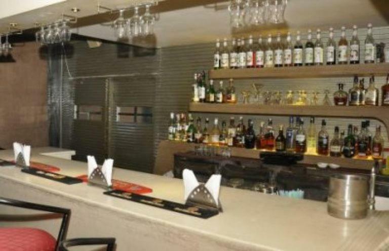 Hotel Manorama Vidzsajavádá Kültér fotó